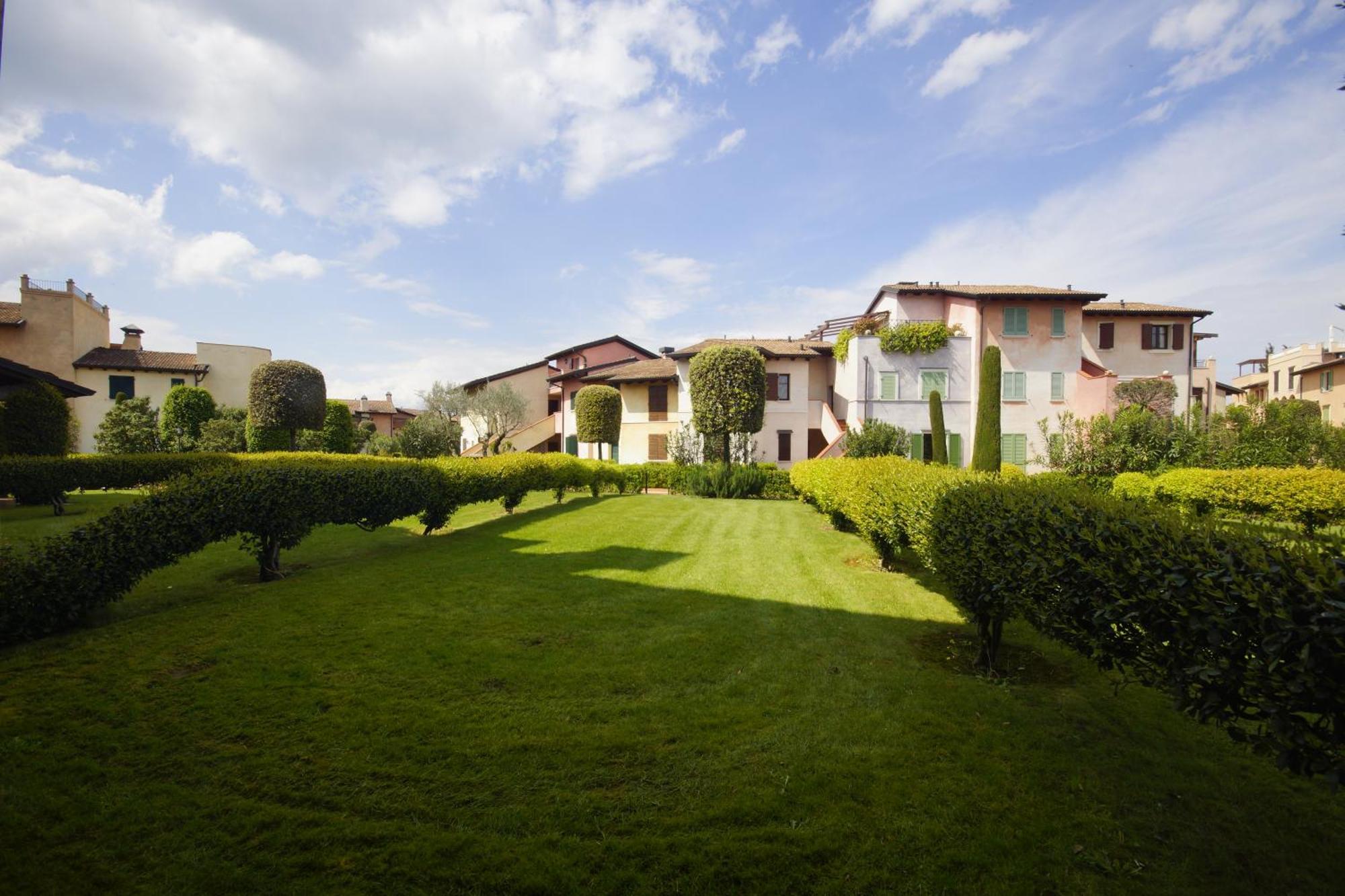 Lugana Resort & Sporting Club - Sermana Village Peschiera del Garda Exterior foto